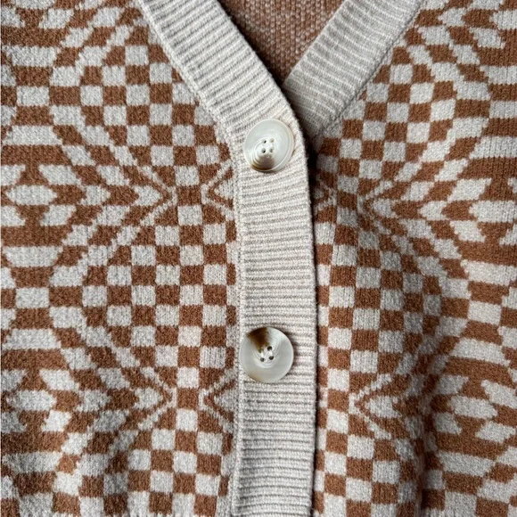 Checkered Knit Women's Sweater - Picture 3 of 4